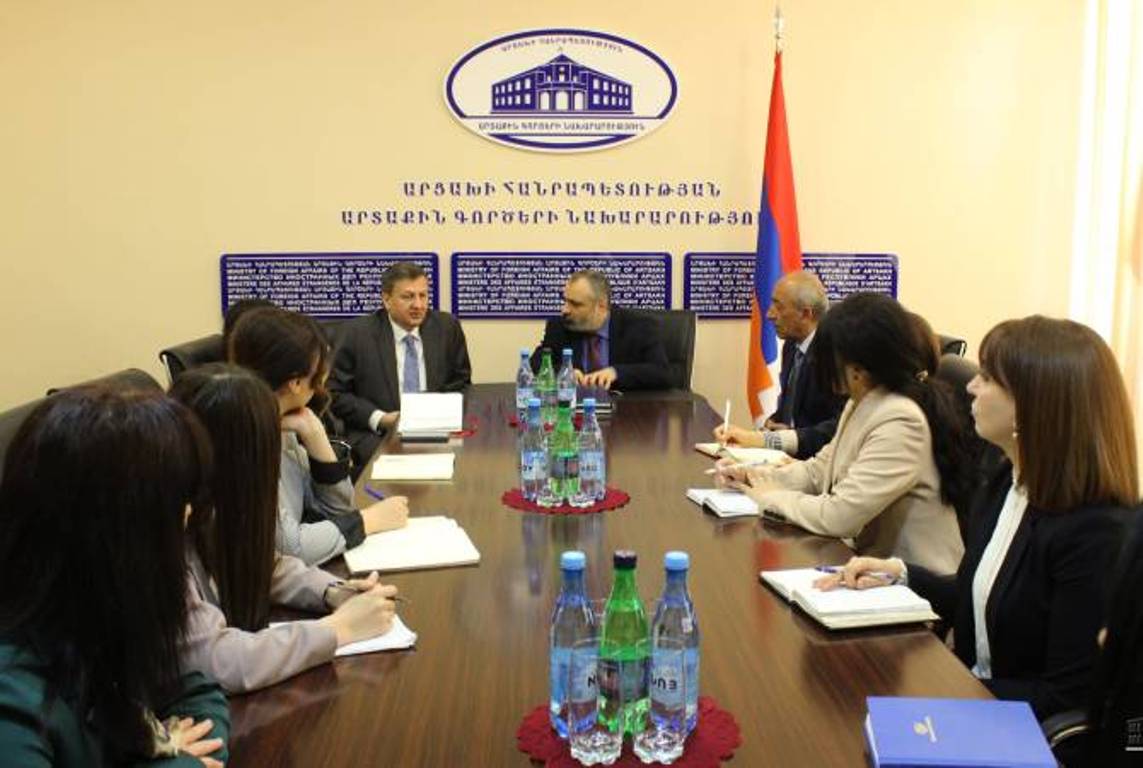 Министр иностранных дел Арцаха и слушатели Дипломатической школы МИД РА обсудили азербайджано-карабахский конфликт
