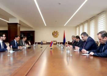 Министр обороны Армении принял спецпредставителя генерального секретаря НАТО по Кавказу и Центральной Азии