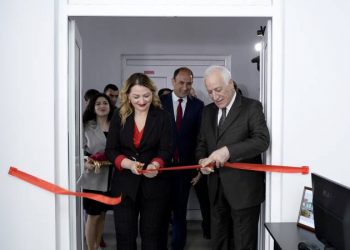 Президент Армении присутствовал на открытии трех новых аудиторий Гюмрийского филиала АГЭУ