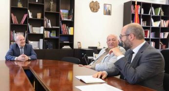 Ваграм Думанян обсудил с руководством Национального академического театра вопросы, связанные с юбилеем театра