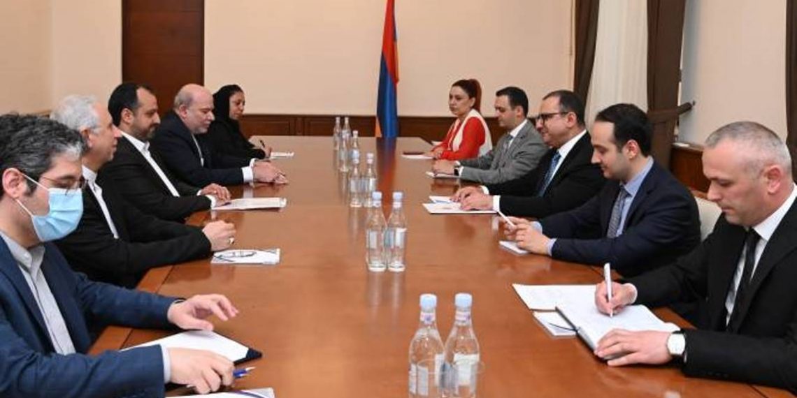 Министр финансов Армении принял делегацию во главе с министром экономики и финансов Ирана