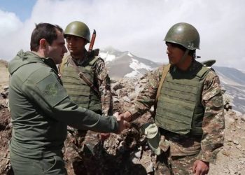 Министр обороны побывал на передовой