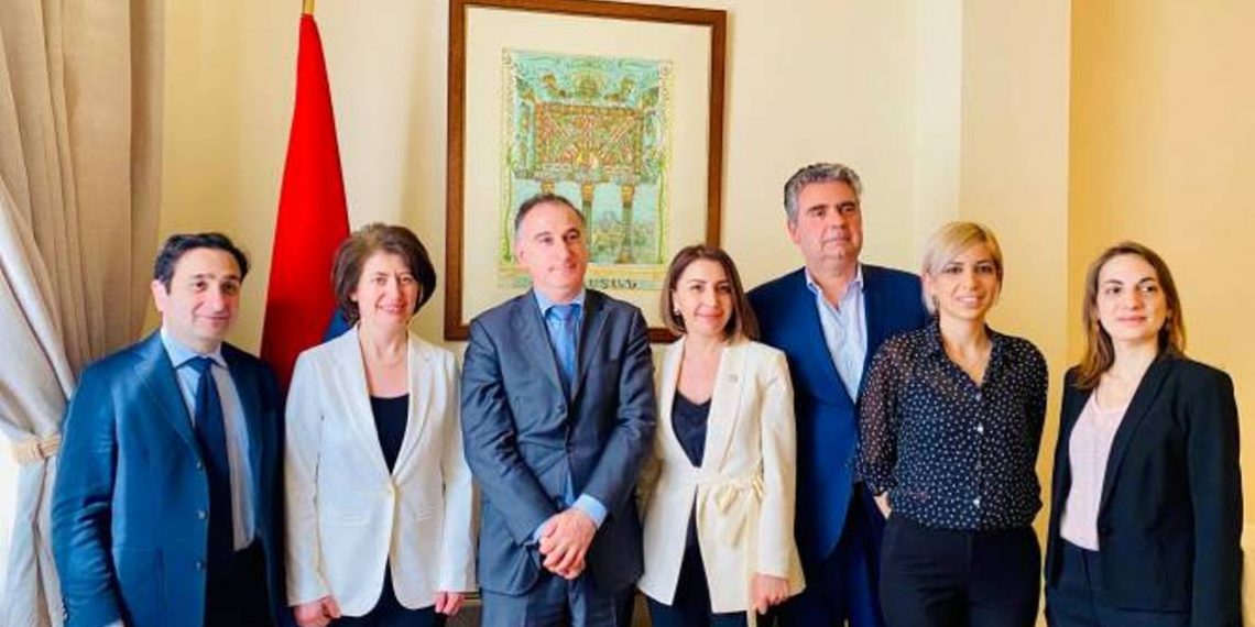 Омбудсмен Армении представил проявления политики арменофобии, осуществляемой Азербайджаном на государственном уровне