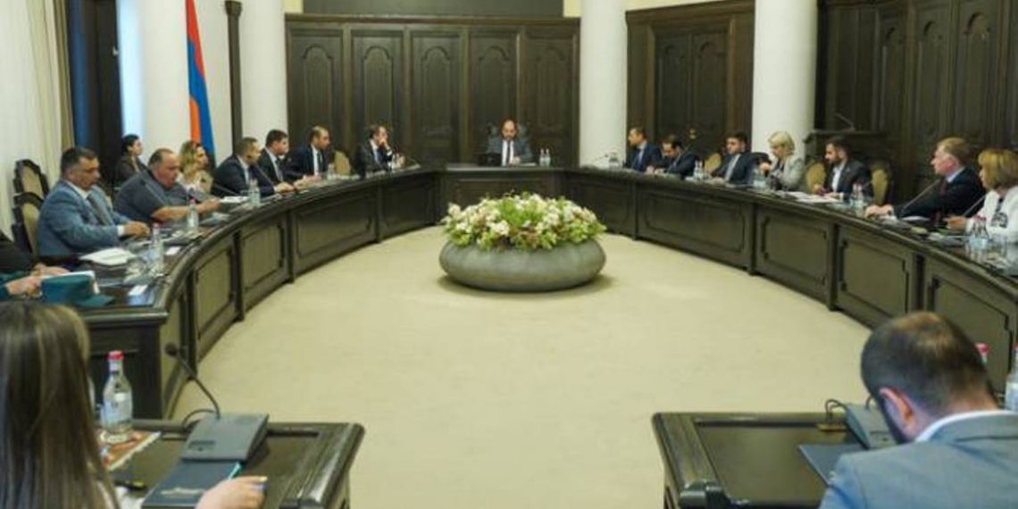 Во главе с вице-премьером обсужден ход подготовительных работ к песенному конкурсу «Детское Евровидение-2022»