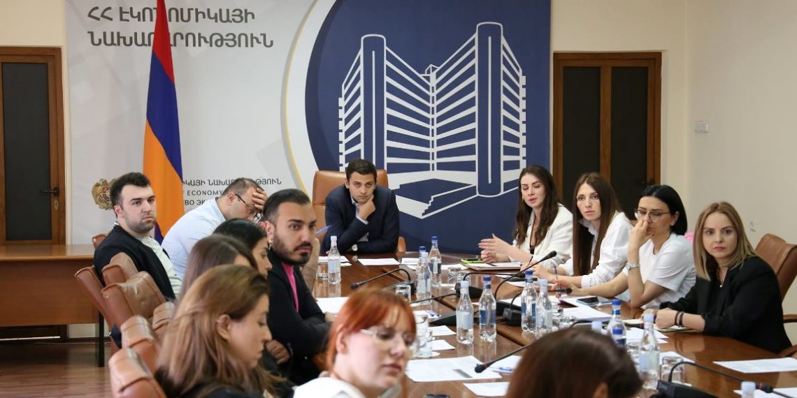 Текстильной индустрии Армении очертили ориентиры на пятилетку