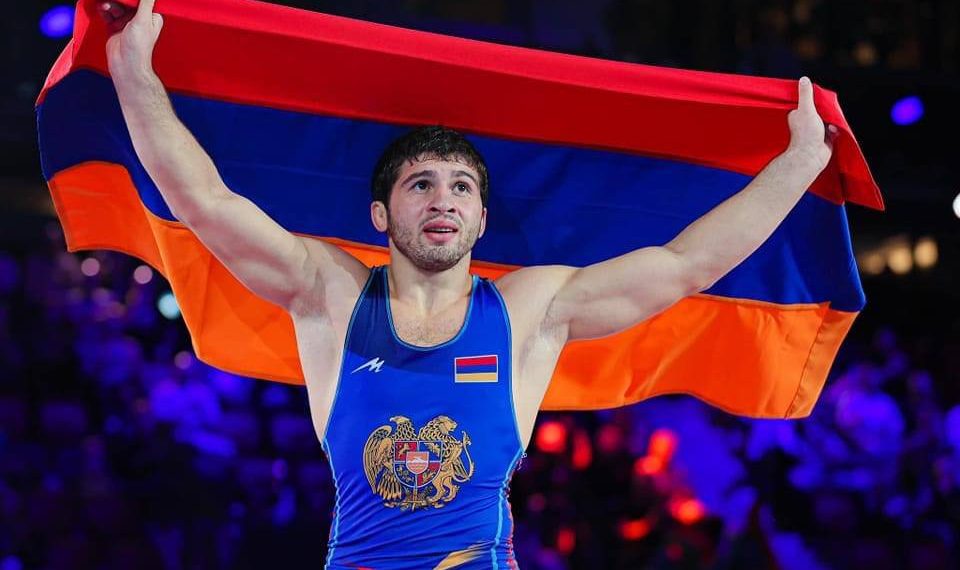Малхас Амоян победил турецкого спортсмена и защитил титул чемпиона Европы