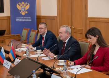 Армения и Россия развивают двусторонние научно-образовательные связи