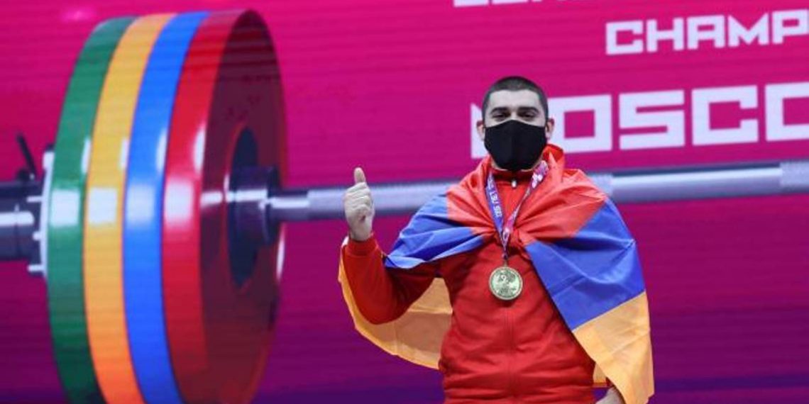 Чолакян – чемпион мира среди юниоров