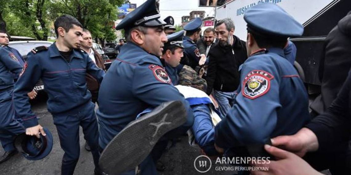 Группы быстрого реагирования Офиса Омбудсмена в отделениях полиции консультируют задержанных лиц