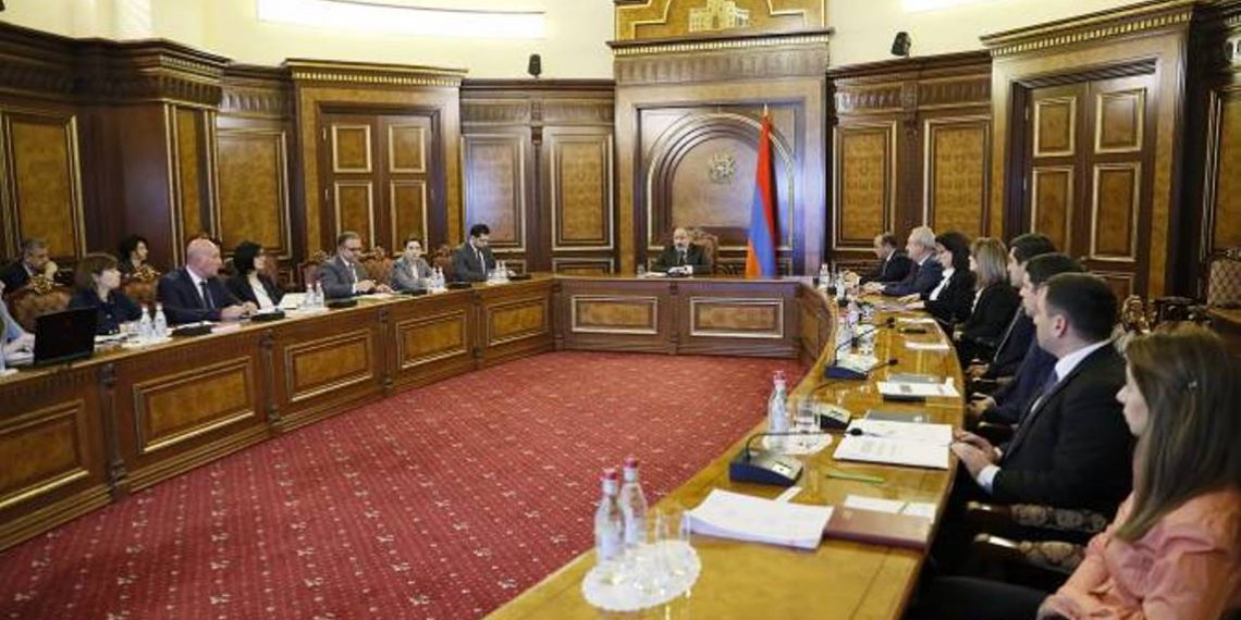 На заседании правительства с премьер-министром был обсужден проект новой модели оценки функциональности личности