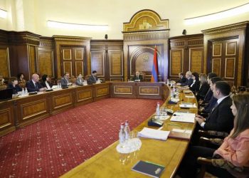 На заседании правительства с премьер-министром был обсужден проект новой модели оценки функциональности личности