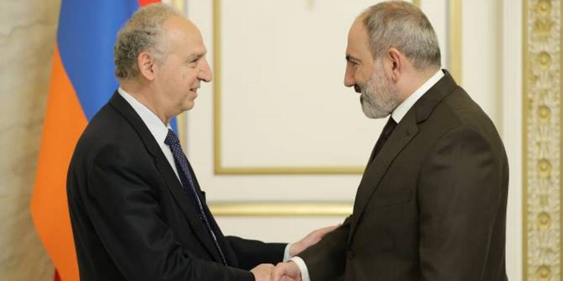 Никол Пашинян принял президента Союза армянских евангелистских церквей Евразии Рене Левоняна