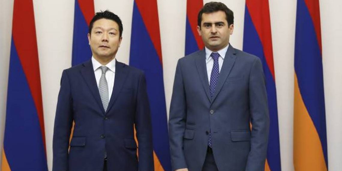 Вице-спикер НС Армении принял делегацию во главе с парламентским вице-министром иностранных дел Японии
