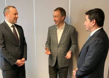 В Брюсселе состоялась встреча секретаря Совбеза Армении и помощника президента Азербайджана 