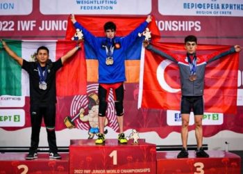 Тяжелоатлет Гарник Чолакян стал золотым медалистом ЧМ