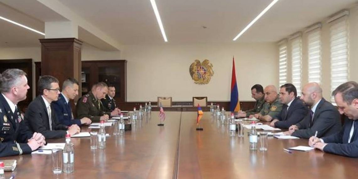 Министр обороны Армении обрисовал делегации Национальной гвардии Канзаса военно- политическую ситуацию в регионе