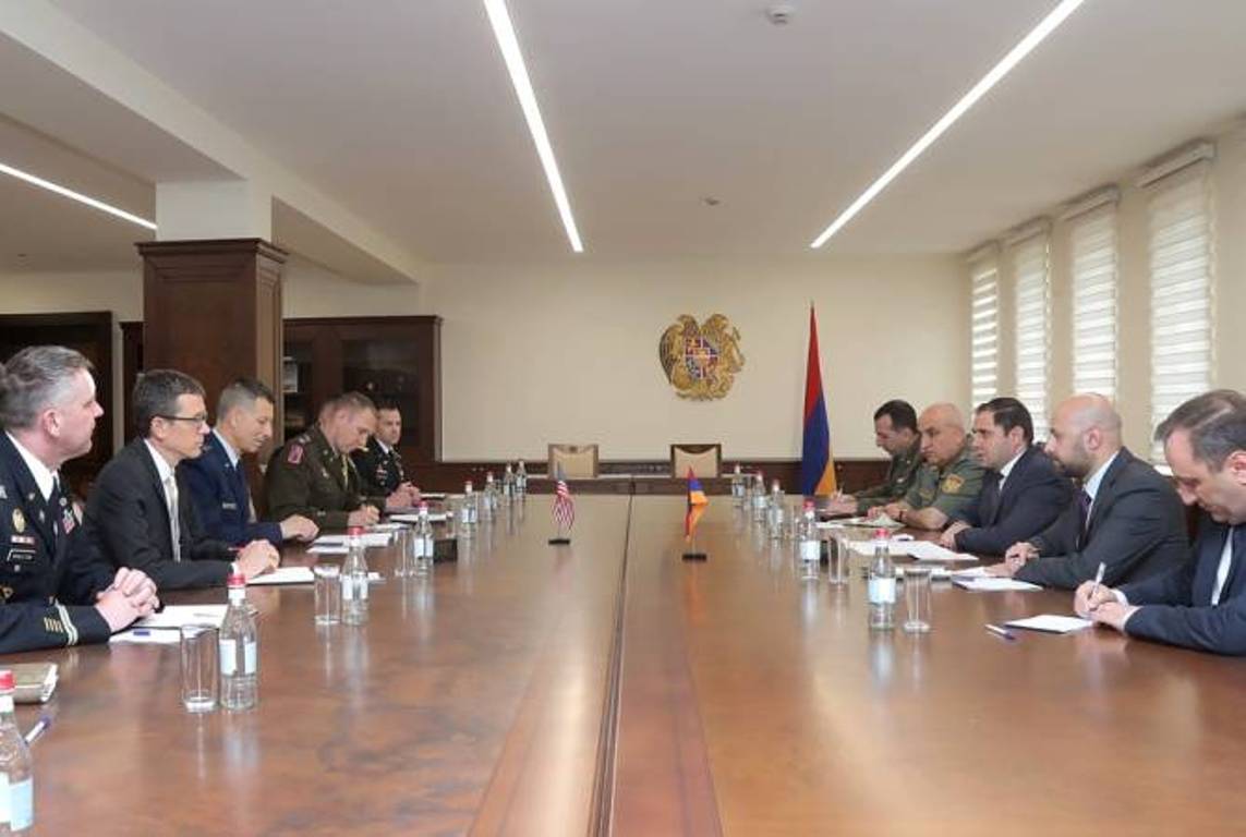 Министр обороны Армении обрисовал делегации Национальной гвардии Канзаса военно- политическую ситуацию в регионе