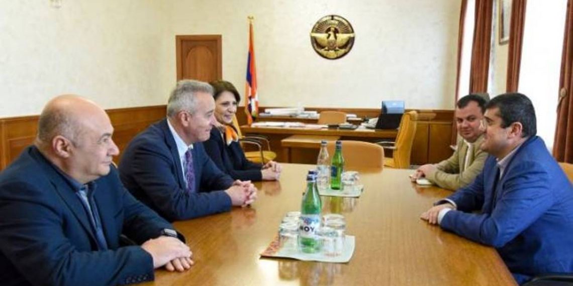 Президент Арцаха и делегация Американского университета Армении обсудили вопросы, касающиеся развития образования