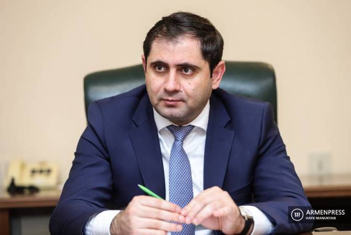 По приглашению Джуаншера Бурчуладзе министр обороны Армении выехал в Грузию