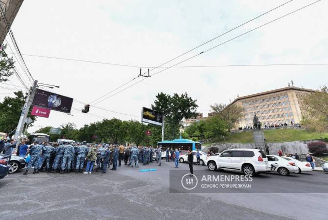 Восстановлено движение на всех транспортных узлах столицы: Полиция Армении