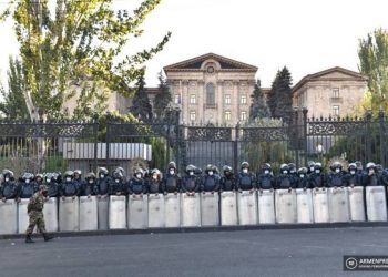 Получены оперативные данные, что участники акции намерены захватить здание Национального собрания: СНБ