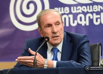 Если внутриполитические потрясения продолжатся, навязываемые решения будут более болезненными: статья Тер-Петросяна