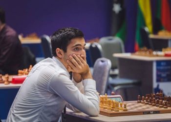 Армянские шахматисты отстают от лидера испанского турнира на одно очко