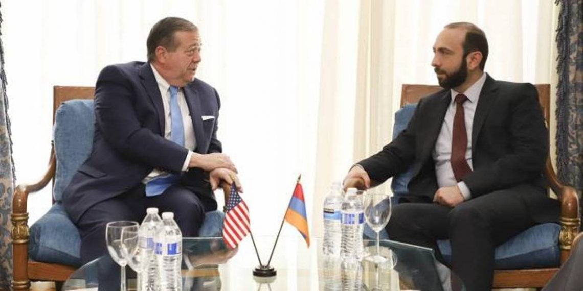 Арарат Мирзоян встретился в США с региональным директором по Евразии Международного республиканского института