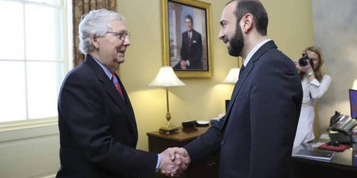 Арарат Мирзоян представил Митчу Макконнеллу ситуацию в Нагорном Карабахе