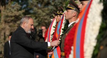 Премьер-министр Пашинян в Ераблуре воздал дань уважения памяти погибших за независимость Родины воинов