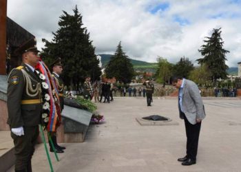 Президент Арцаха по случаю праздников 9 мая посетил Мемориальный комплекс Степанакерта