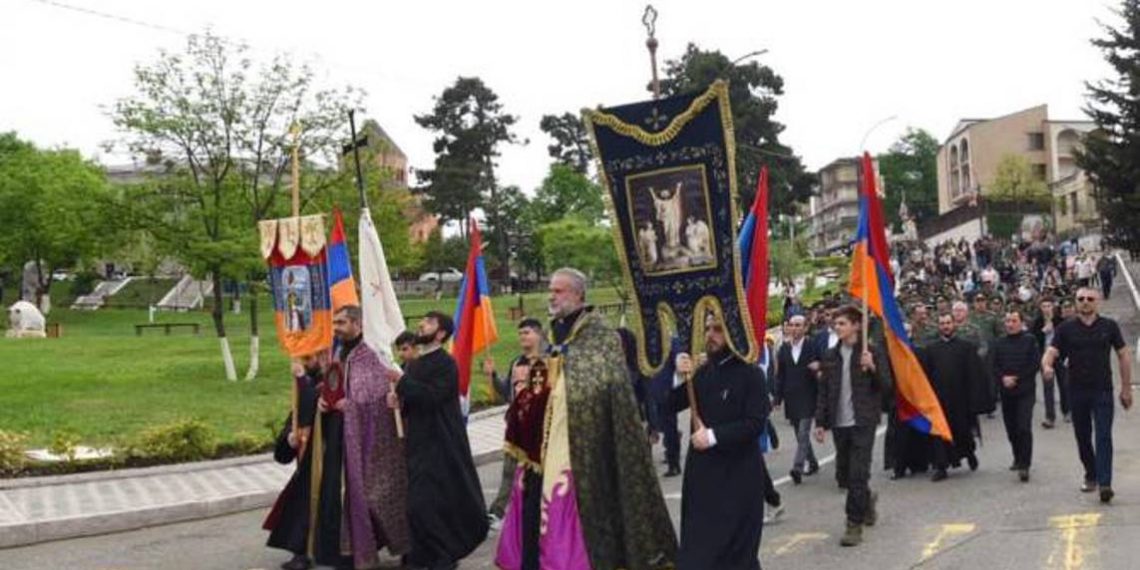 В шествии истории мы укрепим наши победы. Послание Артака Бегларяна