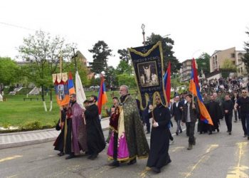 В шествии истории мы укрепим наши победы. Послание Артака Бегларяна