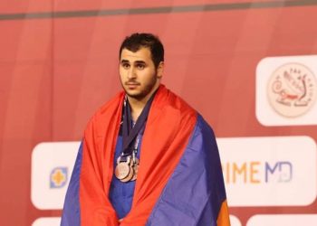 Молодые тяжелоатлеты на чемпионате мира завоевали 2 золотые, 2 серебряные и 1 бронзовую медали