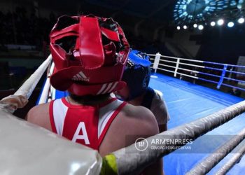 Женская сборная по боксу успешно стартовала на чемпионате мира