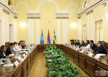 Ален Симонян присутствовал на заседании Совета программы «Новая Армения, современный парламент»