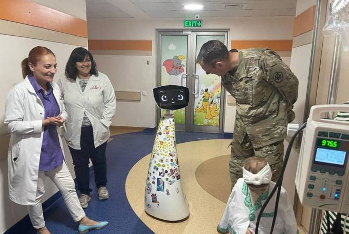 Центр детской онкологии и болезней крови получил дар от посольства США — 5 устройств виртуальной реальности