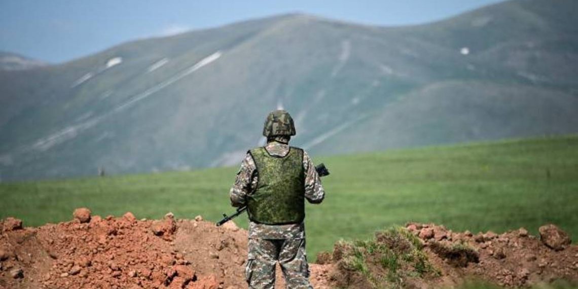 Контрактный военнослужащий получил ранение из-за взрыва мины: его жизни ничего не угрожает