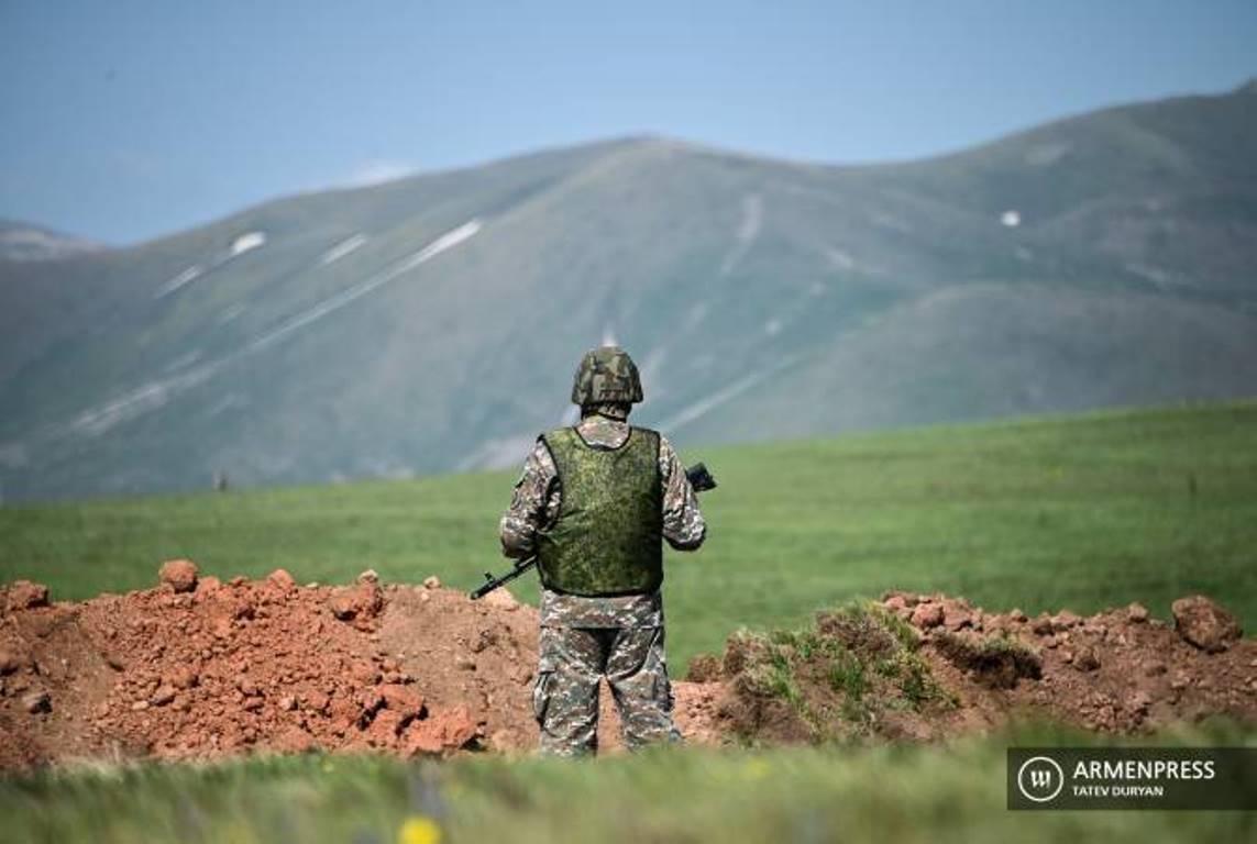 Контрактный военнослужащий получил ранение из-за взрыва мины: его жизни ничего не угрожает