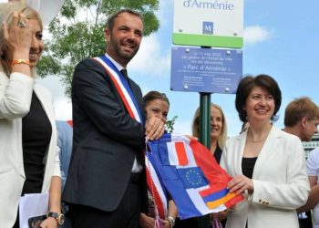 Большой парк рядом с мэрией французского города Монпелье назван в честь Армении