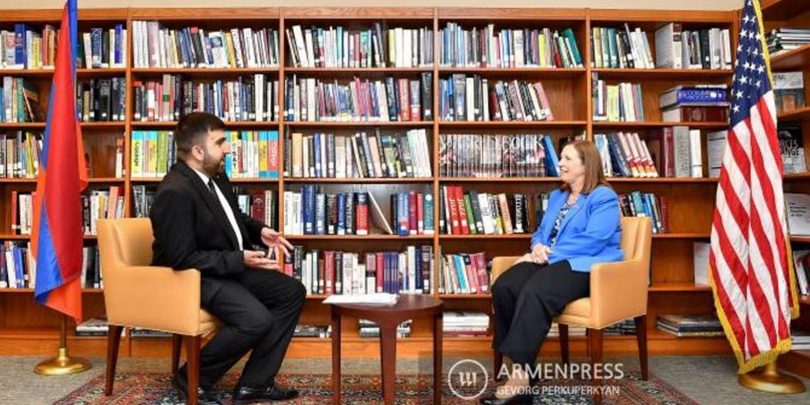 США привержены содействию армянскому народу в построении демократического будущего: посол Линн Трейси
