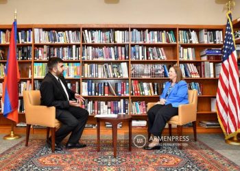 США привержены содействию армянскому народу в построении демократического будущего: посол Линн Трейси