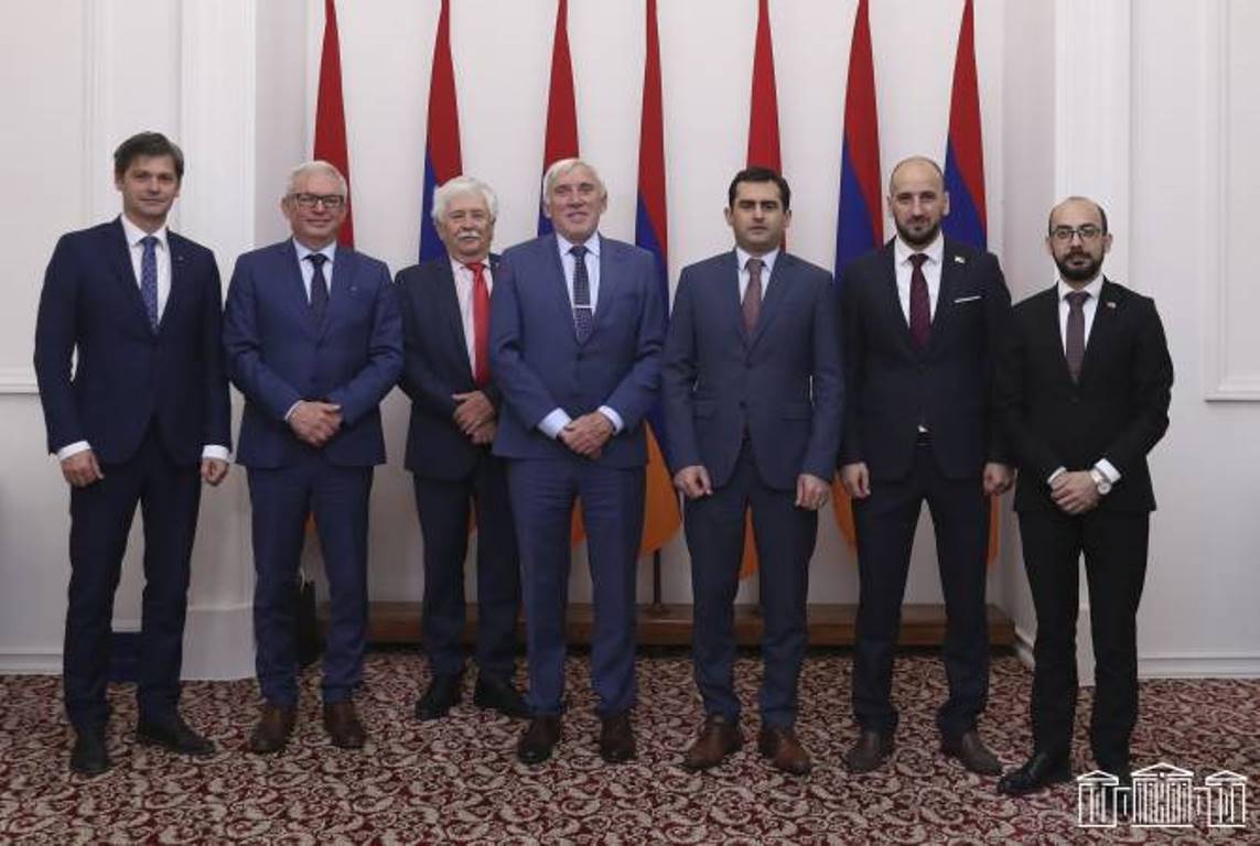 Вице-спикер НС Армении принял делегацию во главе с первым вице-спикером Сената парламента Чехии