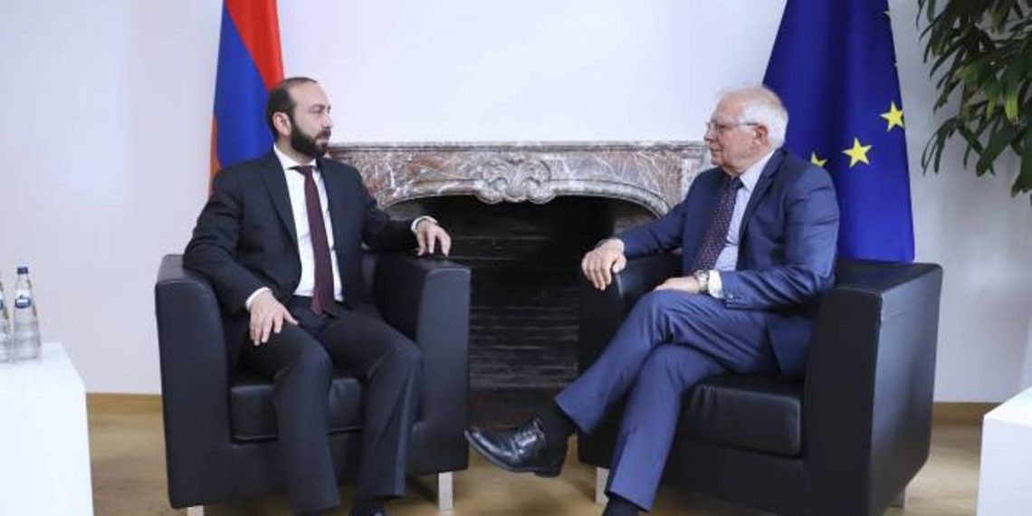 На встрече с Боррелем Мирзоян подчеркнул важность содействия ЕС сопредседательству Минской группы ОБСЕ