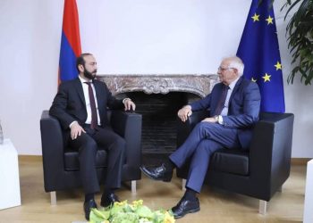 На встрече с Боррелем Мирзоян подчеркнул важность содействия ЕС сопредседательству Минской группы ОБСЕ