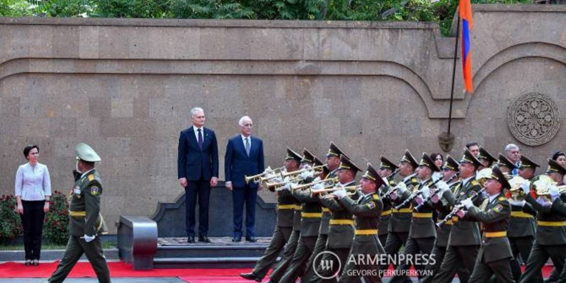 Приветствуем приверженность правительства Армении проведению демократических реформ: президент Литвы