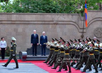 Приветствуем приверженность правительства Армении проведению демократических реформ: президент Литвы