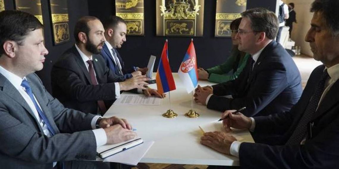 Министры ИД Армении и Сербии обсудили вопросы региональной и международной повестки