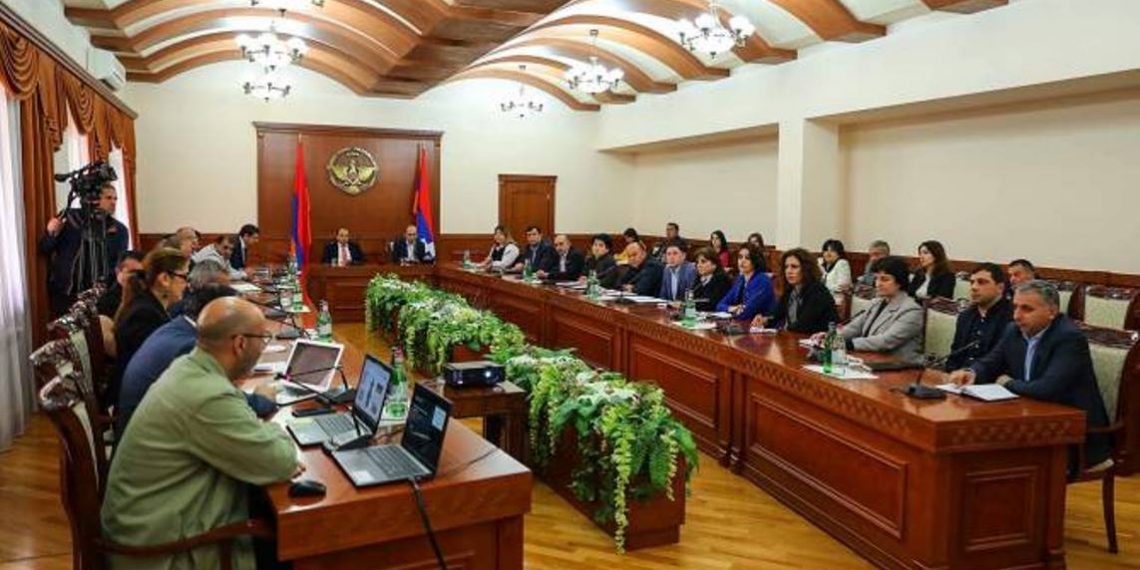 У госминистра Арцаха обсуждались возможности разработки демографической стратегии