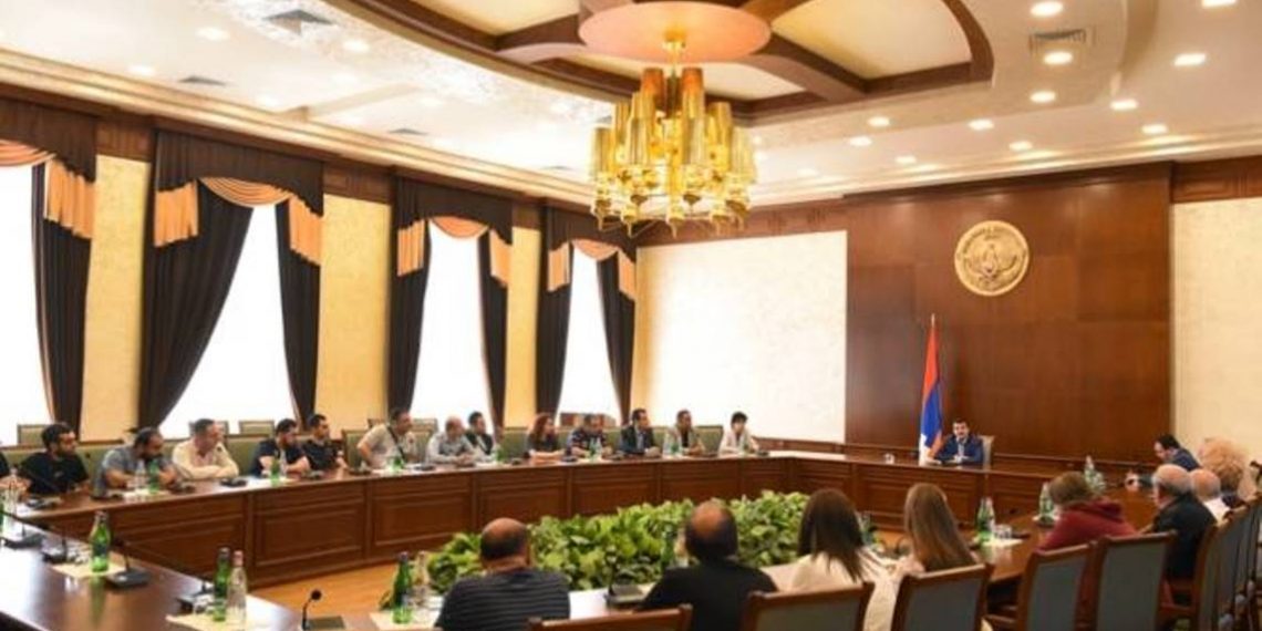 Президент Арцаха принял ансамбль народных инструментов Общественной радиокомпании Армении